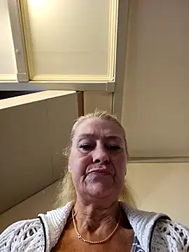 Snapshot of lisalustjouw chatting on 16, 10, 2025 lisalustjouw online show from 16, 10, 2025