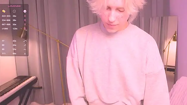 Snapshot of edward_holy chatting on 4, 12, 2024 edward holy online show from 4, 12, 2024