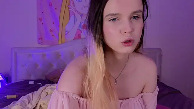 Snapshot of HanaMitsuri chatting on 3, 10, 2025 HanaMitsuri online show from 3, 10, 2025