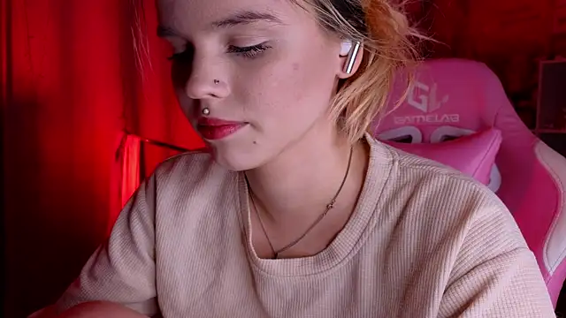 Snapshot of HanaMitsuri chatting on 14, 3, 2025 HanaMitsuri online show from 14, 3, 2025