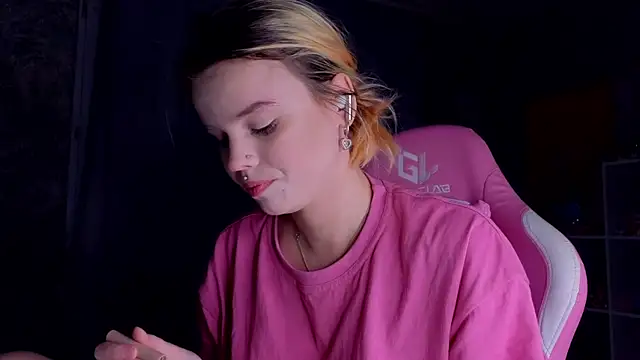 Snapshot of HanaMitsuri chatting on 8, 2, 2025 HanaMitsuri online show from 8, 2, 2025