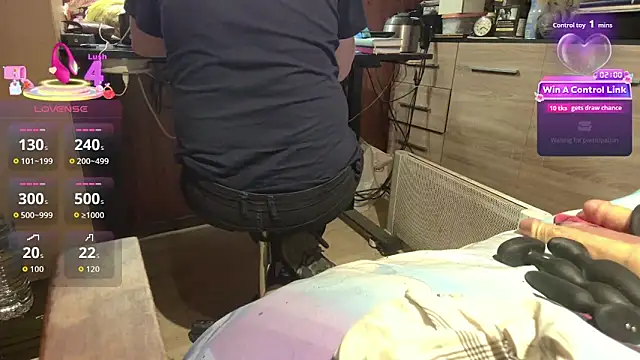 Snapshot of misteryman1956 chatting on 24, 4, 2026 misteryman1956 online show from 24, 4, 2026