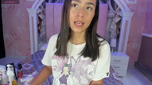 Snapshot of sheyla_sweet18 chatting on 8, 2, 2025 sheyla sweet18 online show from 8, 2, 2025