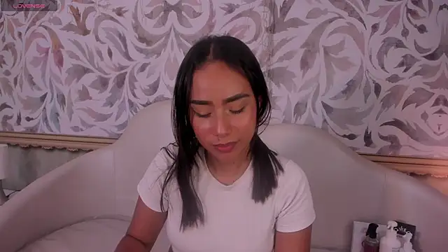 Snapshot of sheyla_sweet18 chatting on 7, 2, 2025 sheyla sweet18 online show from 7, 2, 2025