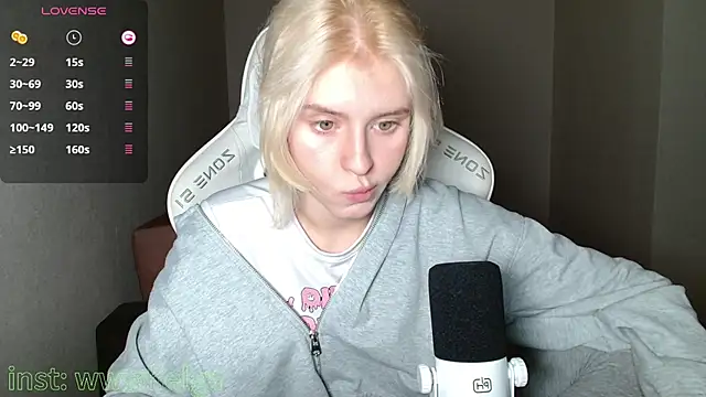 LizaKisses online show from 15, 10, 2025