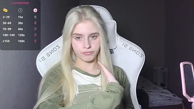 LizaKisses online show from 10, 9, 2025