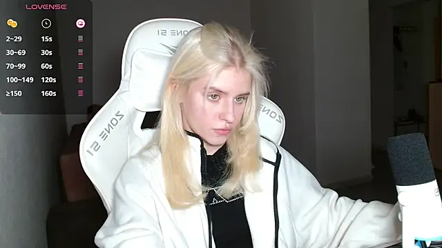 LizaKisses online show from 2, 10, 2025