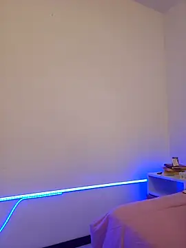 Snapshot of VictoriaEvaans_ chatting on 17, 11, 2025 VictoriaEvaans online show from 17, 11, 2025