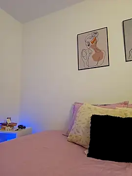 Snapshot of VictoriaEvaans_ chatting on 10, 11, 2025 VictoriaEvaans online show from 10, 11, 2025