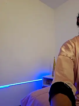 VictoriaEvaans  online show from 2, 12, 2025