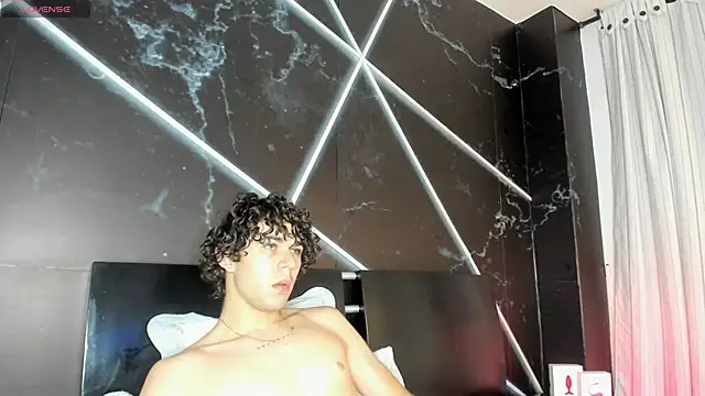 Luca ferrer  online show from 25, 10, 2025