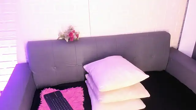 karina gomez 18 online show from 13, 11, 2025