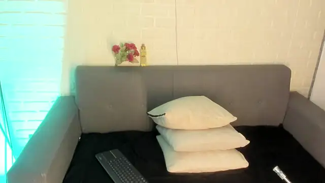 karina gomez 18 online show from 4, 11, 2025