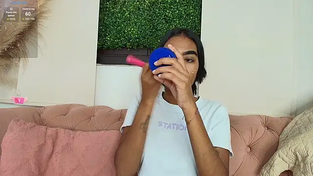 Snapshot of julieta_aguilar1 chatting on 25, 10, 2025 julieta aguilar1 online show from 25, 10, 2025