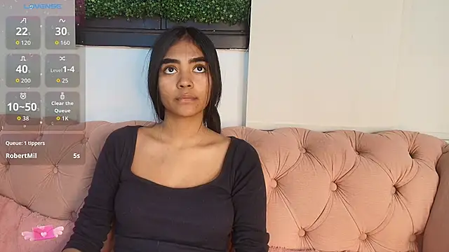 Snapshot of julieta_aguilar1 chatting on 11, 10, 2025 julieta aguilar1 online show from 11, 10, 2025