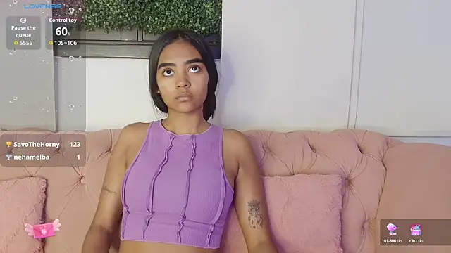 Snapshot of julieta_aguilar1 chatting on 15, 10, 2025 julieta aguilar1 online show from 15, 10, 2025