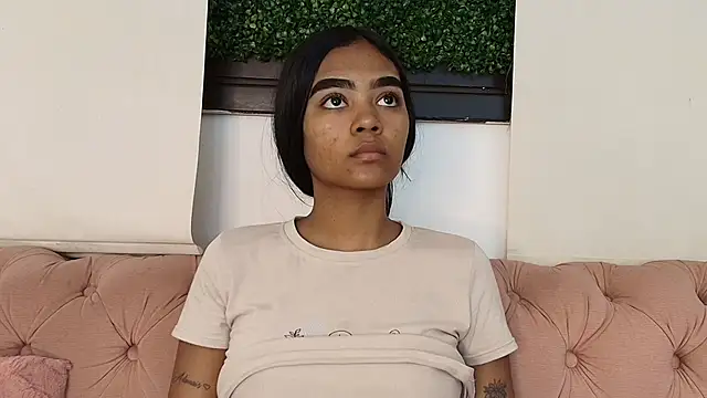 Snapshot of julieta_aguilar1 chatting on 19, 11, 2025 julieta aguilar1 online show from 19, 11, 2025