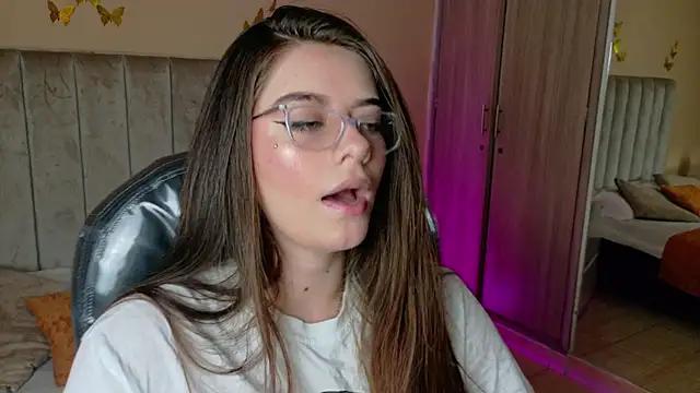 Snapshot of Charlotte_Olsen_ chatting on 13, 6, 2026 Charlotte Olsen online show from 13, 6, 2026