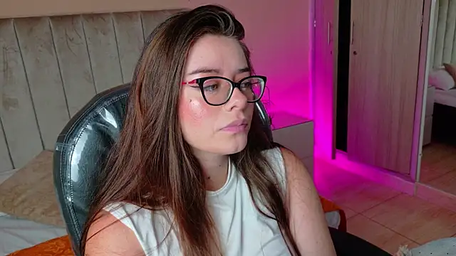 Snapshot of Charlotte_Olsen_ chatting on 6, 6, 2026 Charlotte Olsen online show from 6, 6, 2026