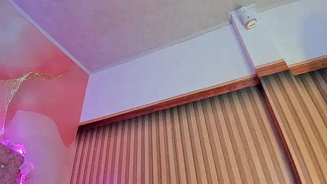 Snapshot of Bella__sweet chatting on 4, 3, 2025 Bella sweet online show from 4, 3, 2025