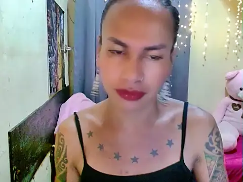 Snapshot of Indaypakay_ts chatting on 7, 10, 2025 Indaypakay ts online show from 7, 10, 2025