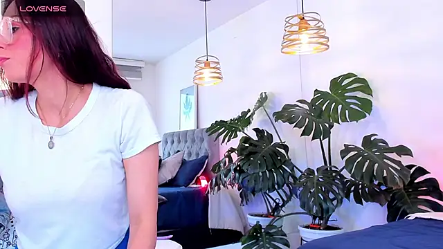 Nami sunny online show from 6, 11, 2025