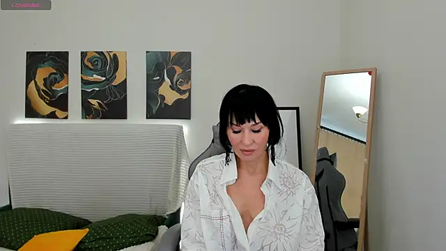 LikaKlint online show from 4, 3, 2025