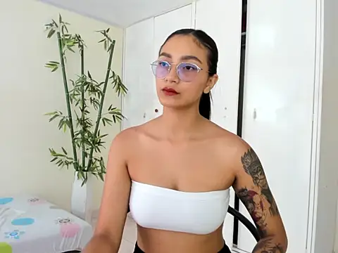 ASIAM BRUNET online show from 9, 1, 2026