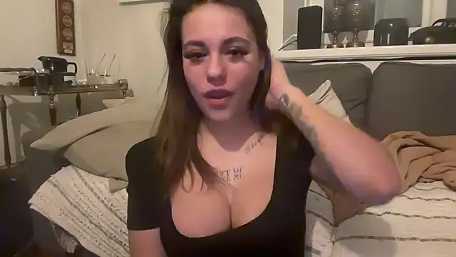 Snapshot of Dif-tjejen chatting on 2, 12, 2025 Dif-tjejen online show from 2, 12, 2025