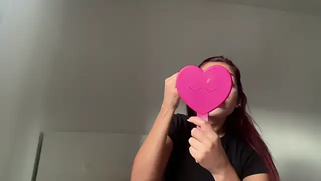 julialupato1606 online show from 18, 3, 2026