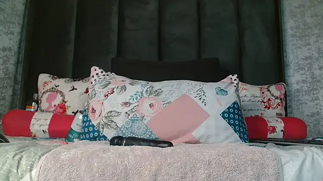 Lucy Blacksilk online show from 14, 11, 2025