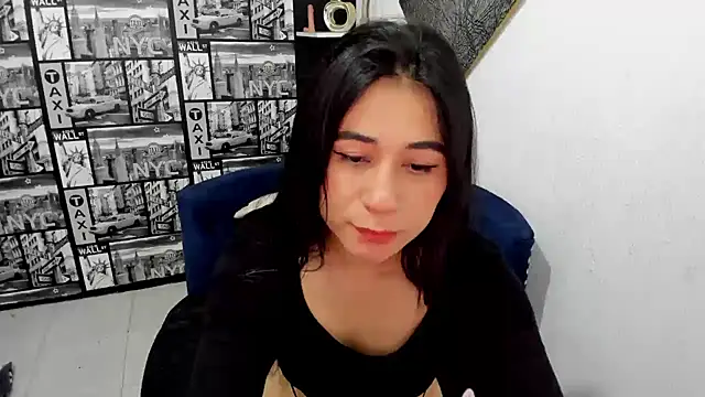 ChloeTurner  online show from 13, 3, 2025