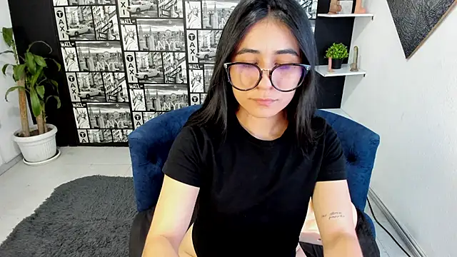 ChloeTurner  online show from 2, 12, 2025