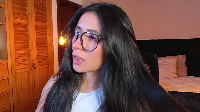 ChloeTurner  online show from 13, 4, 2026