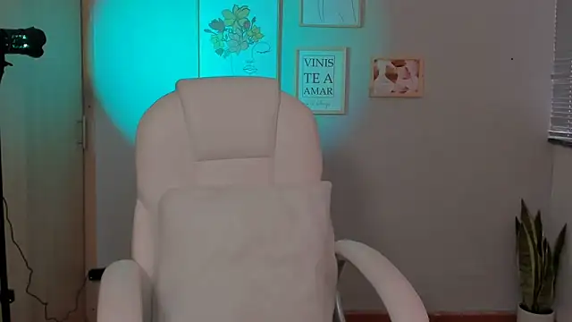 Elena Ruiz online show from 5, 1, 2025