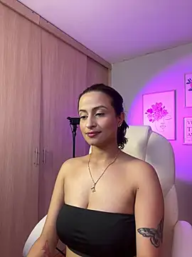 Elena Ruiz online show from 11, 1, 2025