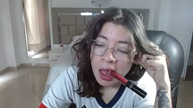 zoecruzz online show from 11, 11, 2025