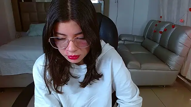 zoecruzz online show from 28, 2, 2026