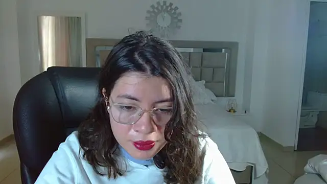 zoecruzz online show from 14, 11, 2025