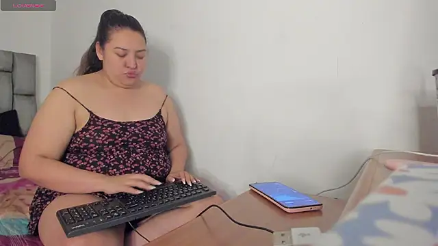 cutiepeach online show from 4, 12, 2024