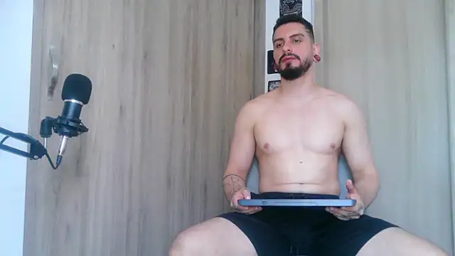 Aaron kwok28 online show from 30, 10, 2025