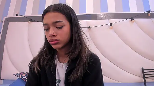 BritneyCollins online show from 10, 4, 2026