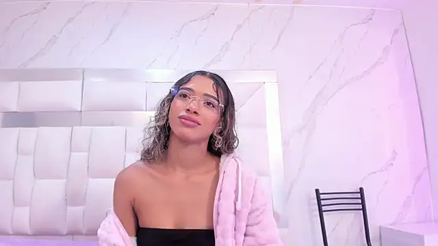 BritneyCollins online show from 28, 11, 2025