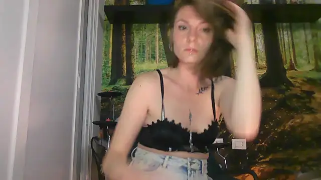 Snapshot of Feli_blue chatting on 5, 5, 2026 Feli blue online show from 5, 5, 2026