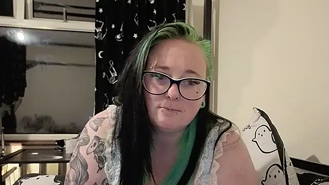 Snapshot of Bunny_Cummings chatting on 4, 6, 2026 Bunny Cummings online show from 4, 6, 2026
