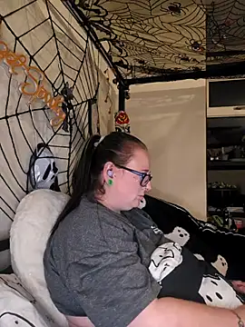 Bunny Cummings online show from 17, 10, 2025