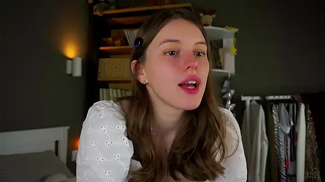 Snapshot of DarylBarks chatting on 24, 11, 2025 DarylBarks online show from 24, 11, 2025