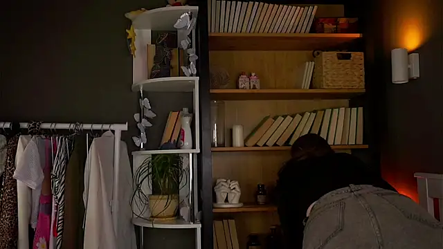 Snapshot of DarylBarks chatting on 30, 11, 2025 DarylBarks online show from 30, 11, 2025