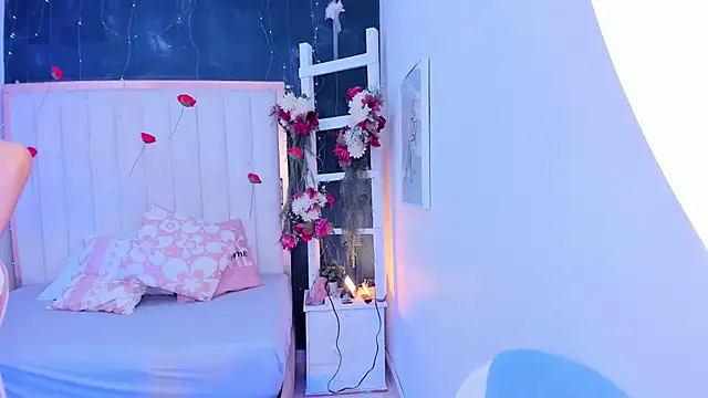 margot smith  online show from 4, 3, 2026