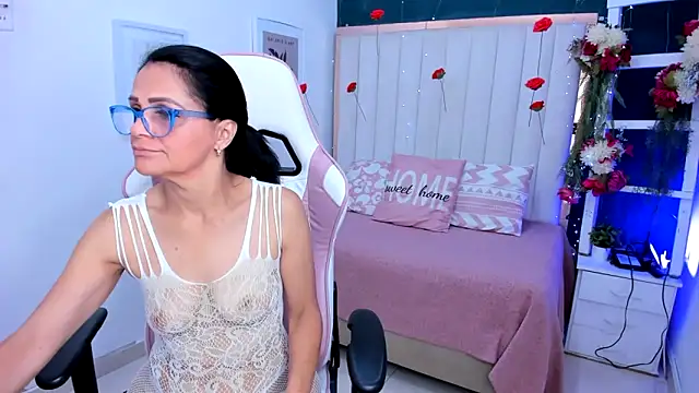 margot smith  online show from 13, 3, 2026